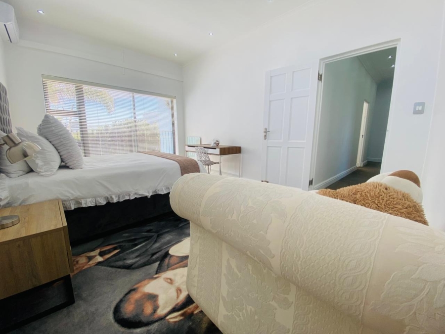 5 Bedroom Property for Sale in Sunset Beach Western Cape
